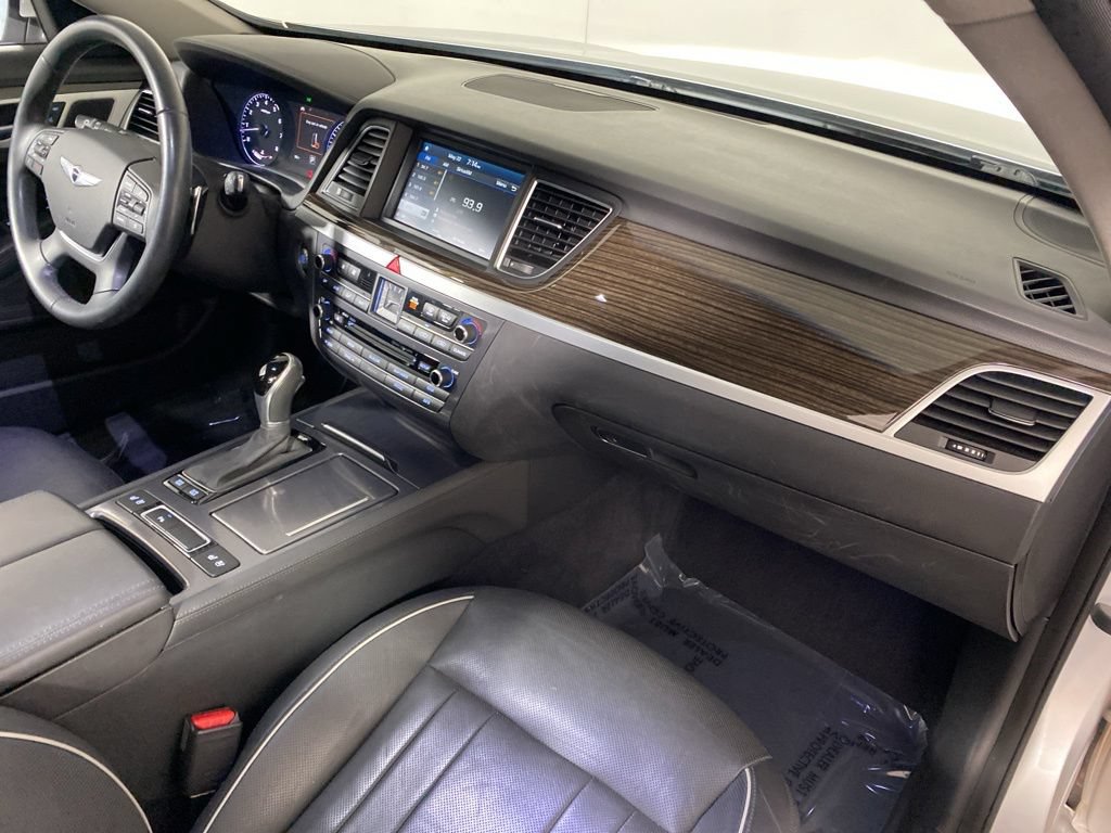 Used 2015 Hyundai Genesis 3.8 w/ Option Group 03 RWD image 32