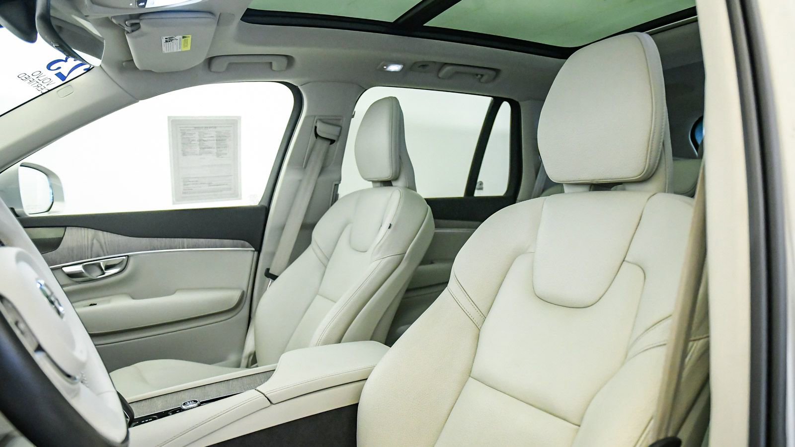 Used 2023 Volvo XC90 B6 Plus w/ Protection Package Premier image 18