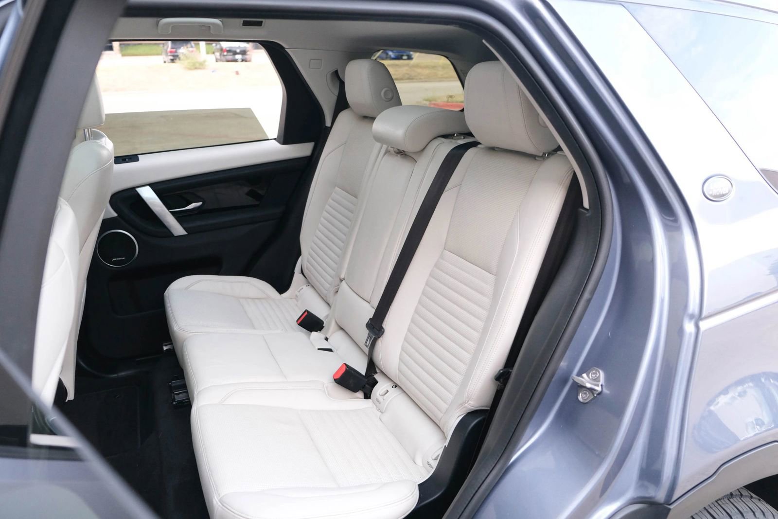 Used 2020 Land Rover Discovery Sport SE image 26