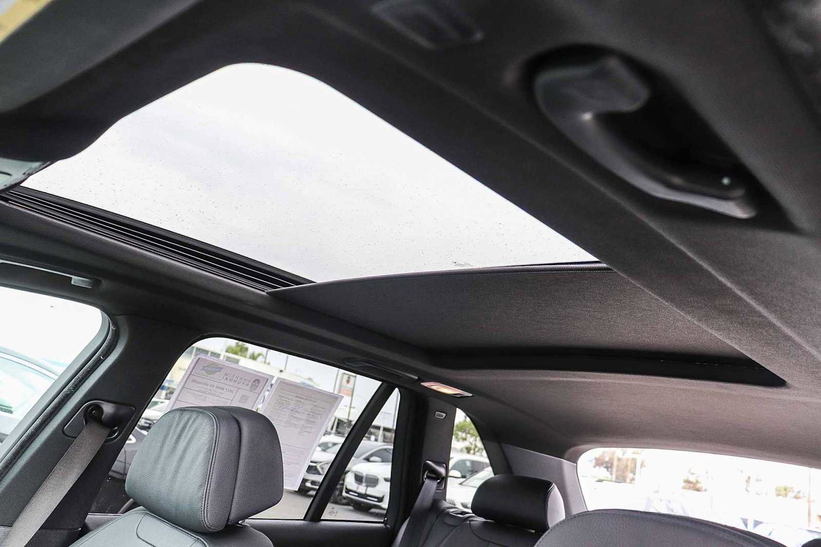 Used 2017 BMW X5 xDrive35i w/ Premium Package image 28