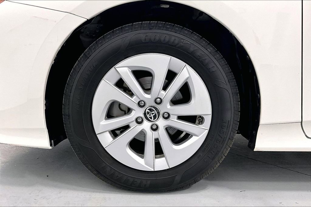 Used 2018 Toyota Prius One FWD image 11