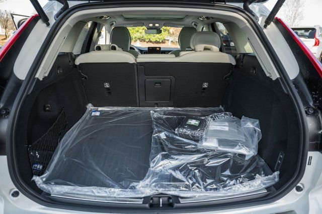 New 2026 Volvo XC60 B5 Ultra w/ Protection Package Premier image 9