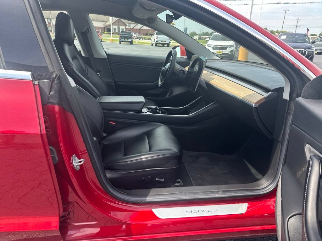 Used 2018 Tesla Model 3 Long Range RWD image 14