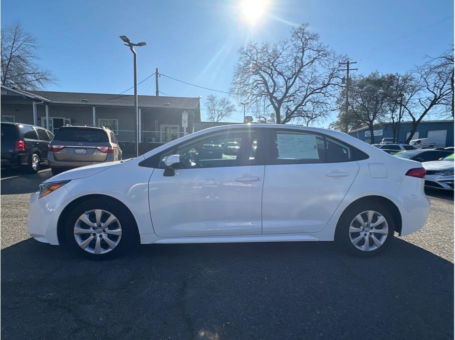 Used 2024 Toyota Corolla LE image 4