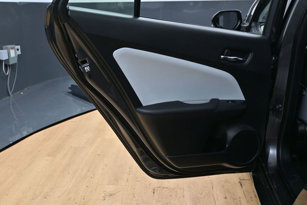 Used 2018 Toyota Prius Prime Plus image 39