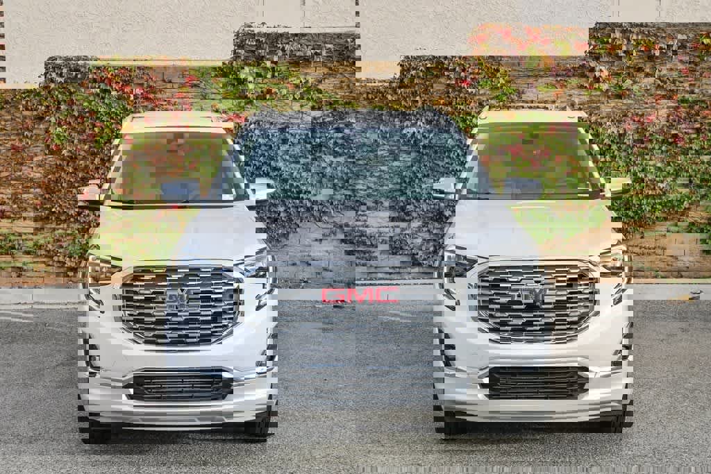 Used 2020 GMC Terrain Denali w/ Denali Premium Package image 2