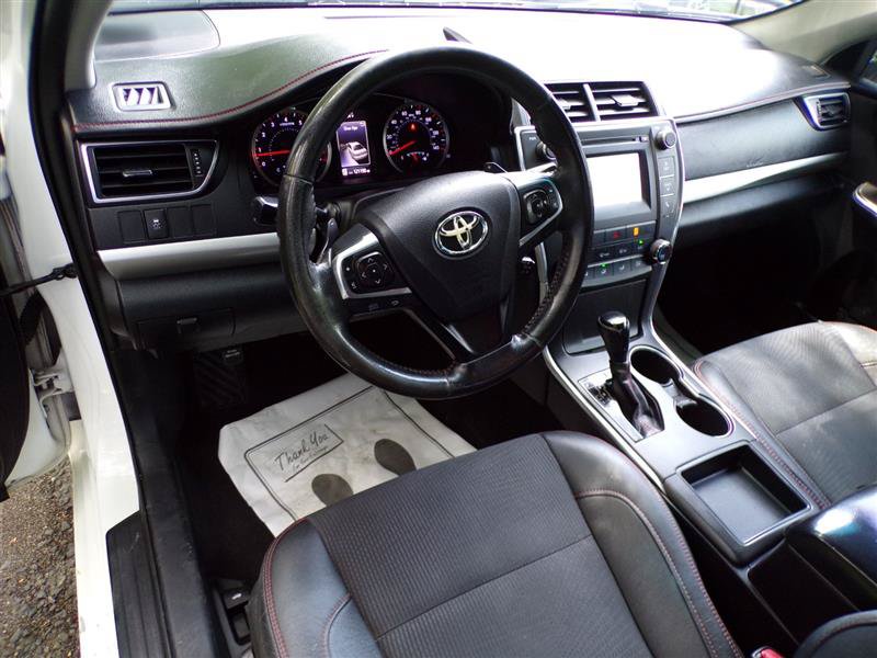 Used 2017 Toyota Camry SE FWD image 16