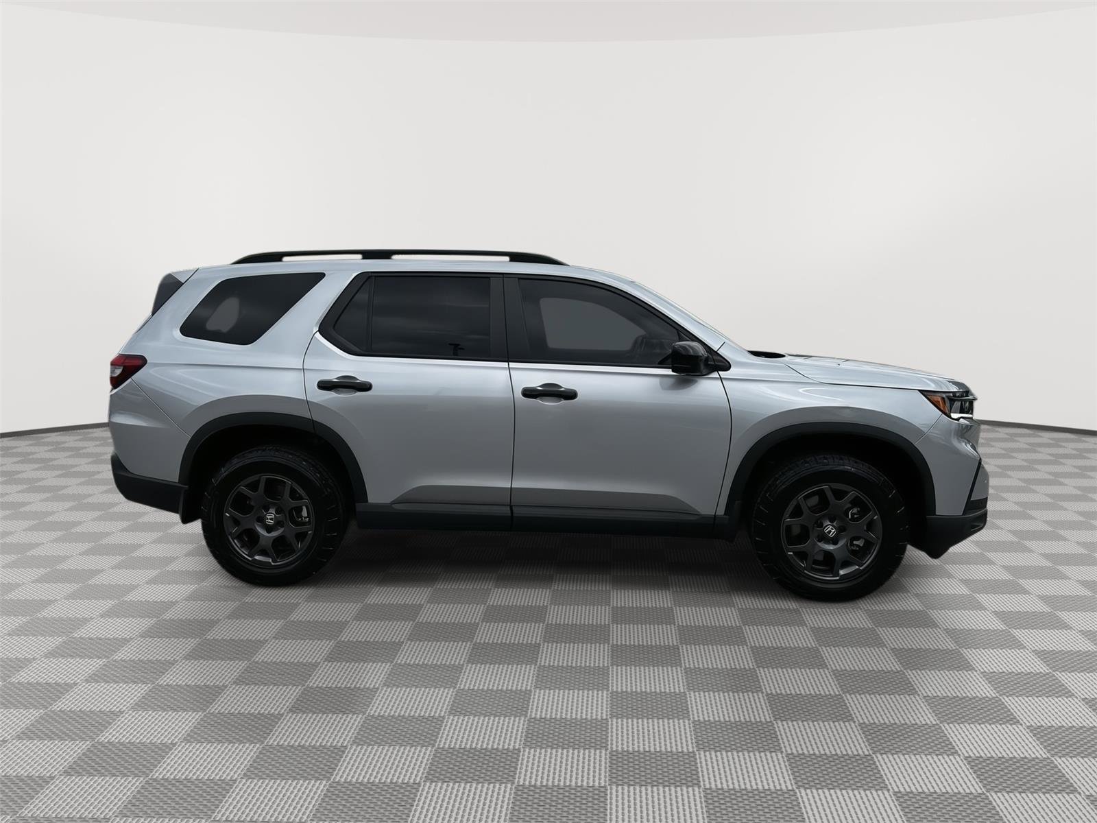 Certified 2025 Honda Pilot TrailSport image 5