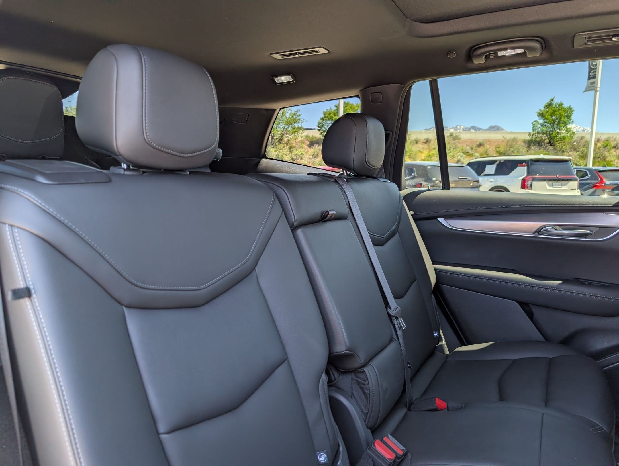 Certified 2024 Cadillac XT6 Luxury w/ LPO, Floor Liner Package AWD/4WD image 26