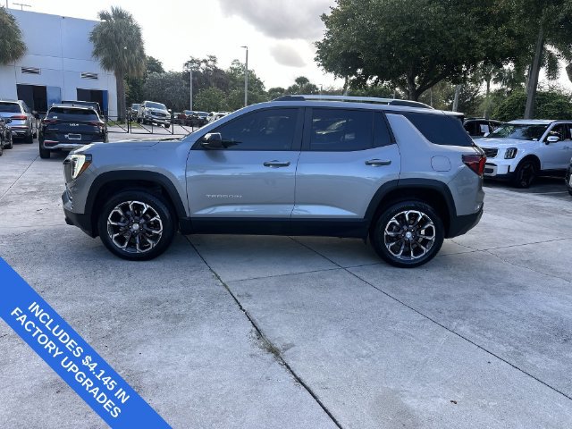Used 2025 GMC Terrain Elevation w/ Elevation Premium Package AWD/4WD image 32