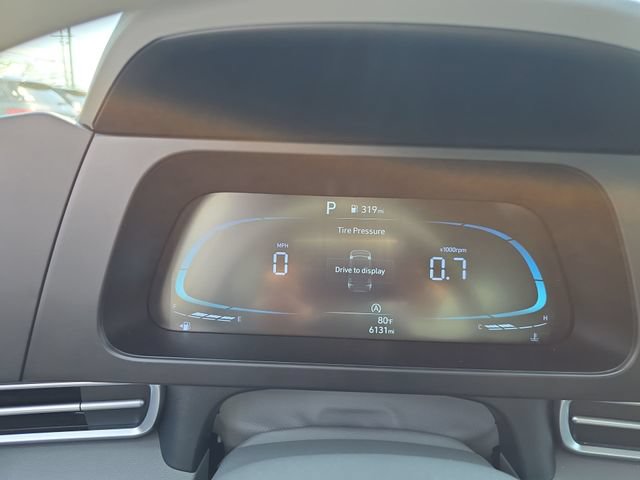 Used 2025 Hyundai Elantra SE FWD image 15
