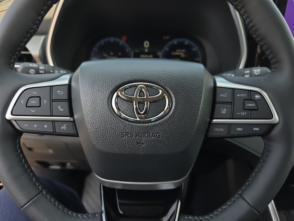 New 2026 Toyota Highlander Limited AWD/4WD image 28