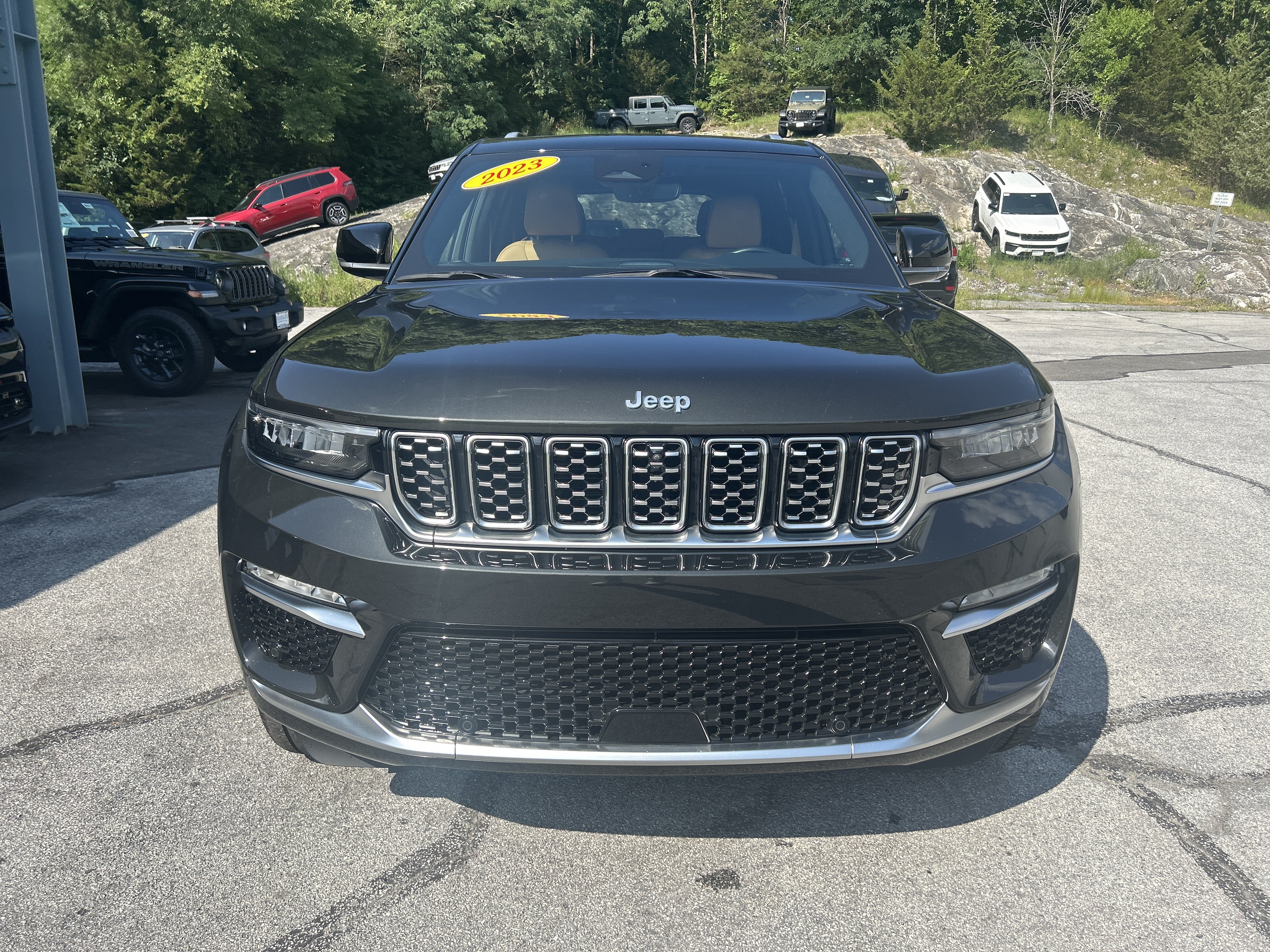 Certified 2023 Jeep Grand Cherokee Summit AWD/4WD image 3