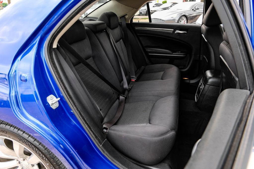 Used 2019 Chrysler 300 Touring w/ Chrome Appearance Package RWD image 38