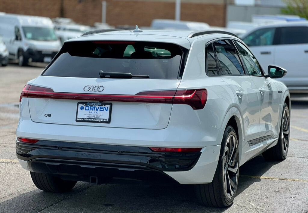 Used 2024 Audi Q8 e-tron Premium Plus w/ Premium Plus Package AWD/4WD image 5