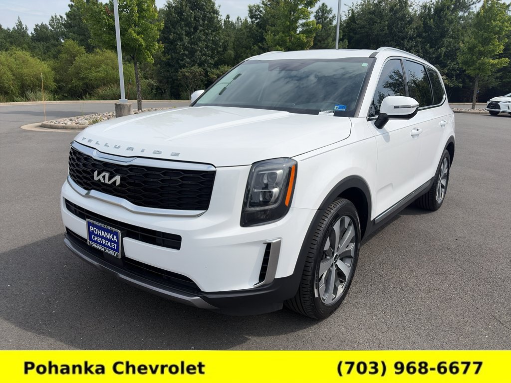 Used 2022 Kia Telluride EX w/ EX Premium Package FWD image 3