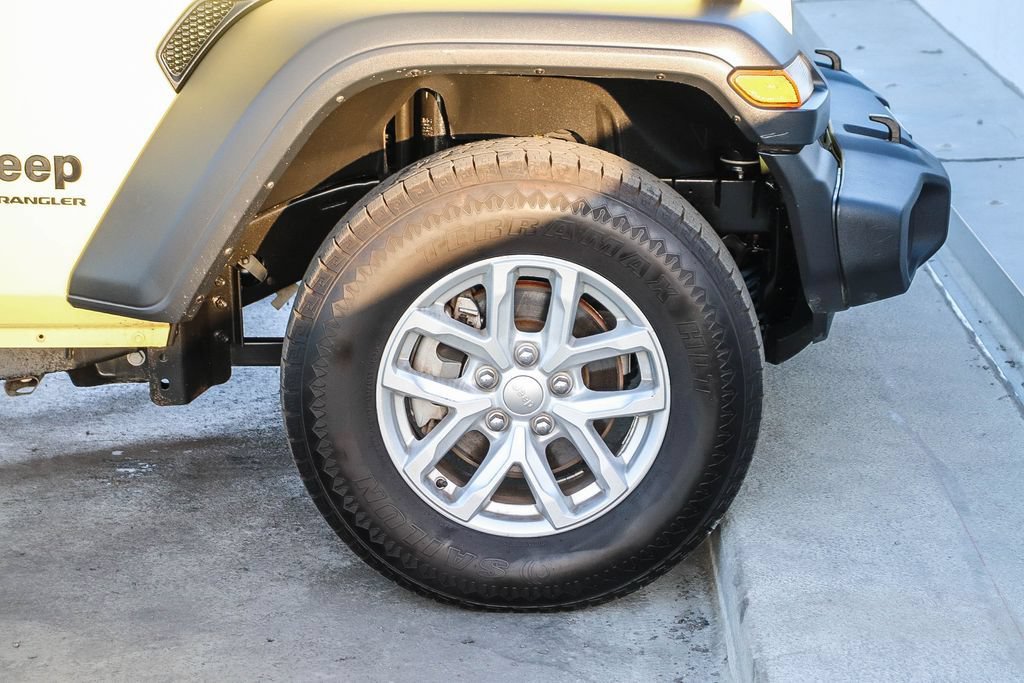 Used 2023 Jeep Wrangler Unlimited Sport AWD/4WD image 11