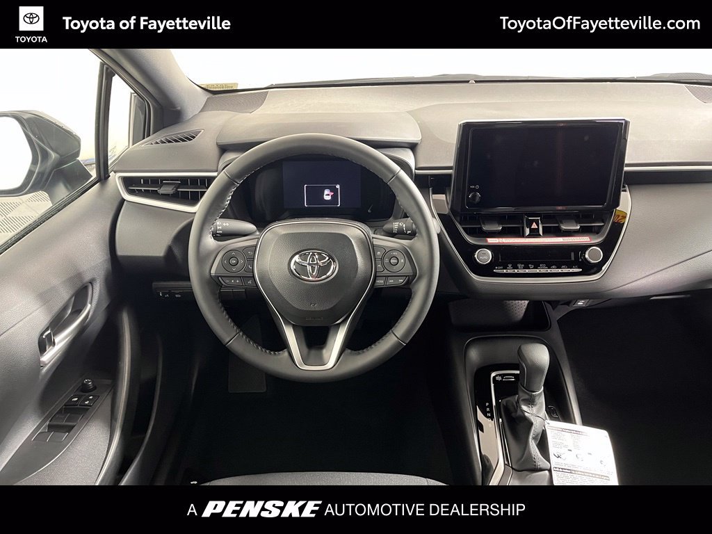 Used 2026 Toyota Corolla SE FWD image 2