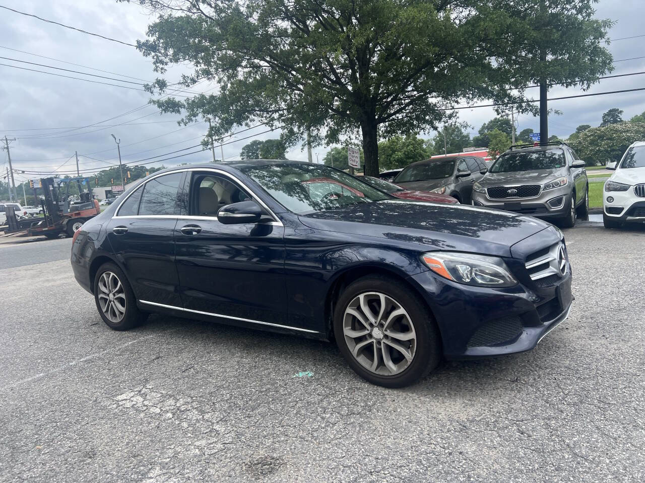 Used 2015 Mercedes-Benz C 300 4MATIC Sedan image 4