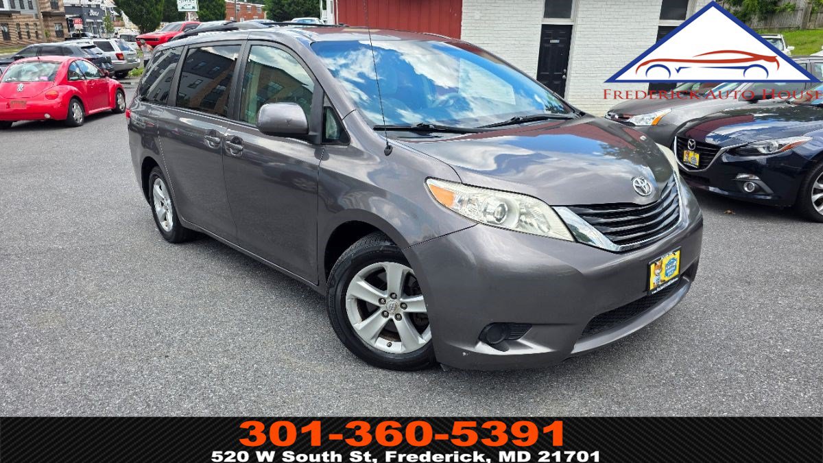 Used 2011 Toyota Sienna LE w/ Towing Pkg