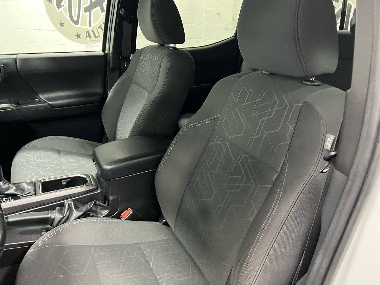 Used 2016 Toyota Tacoma TRD Off-Road image 27