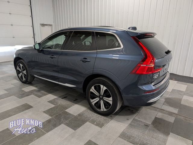 Used 2023 Volvo XC60 T8 Core image 2