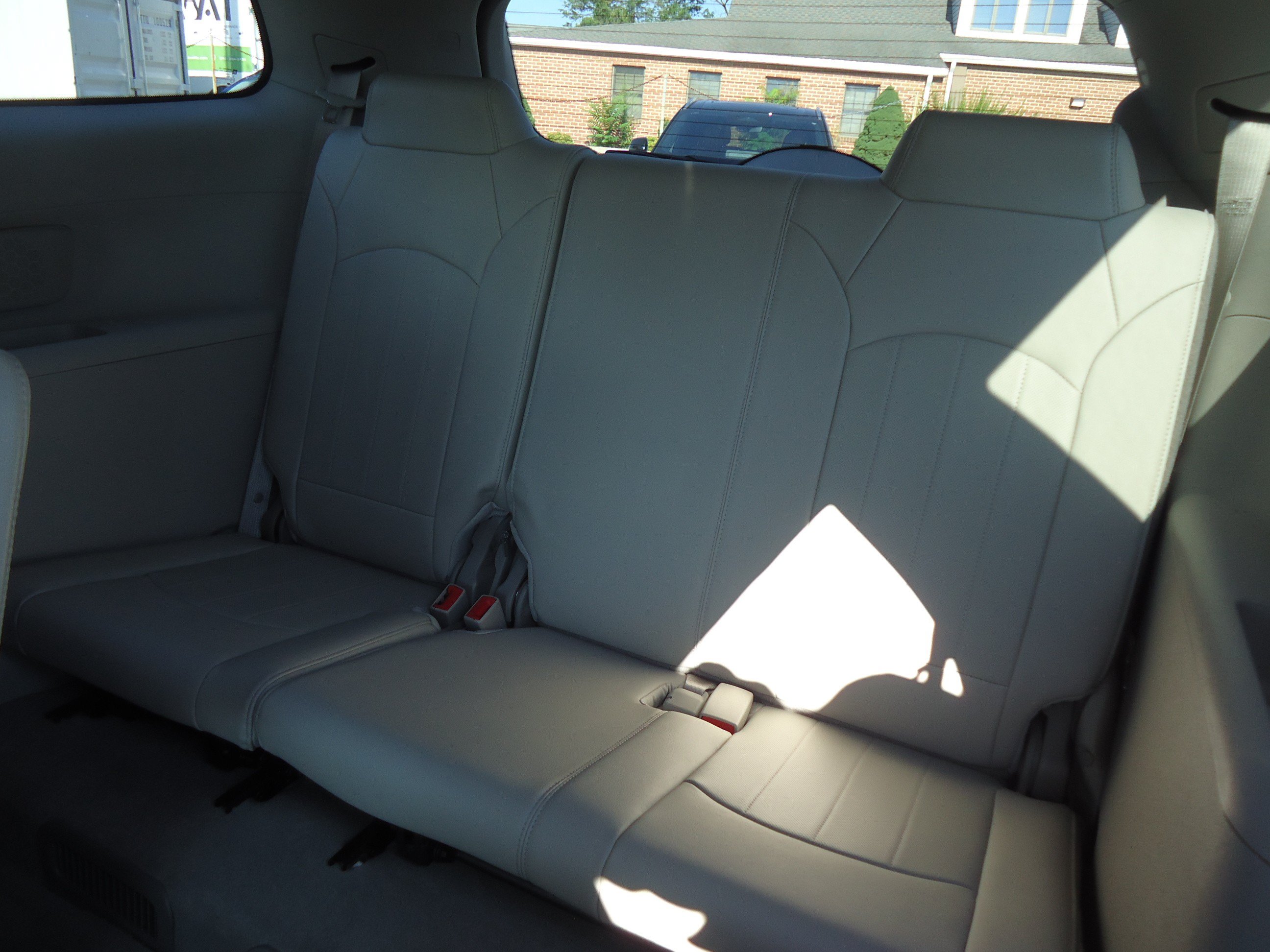 Used 2015 Buick Enclave Premium AWD/4WD image 28