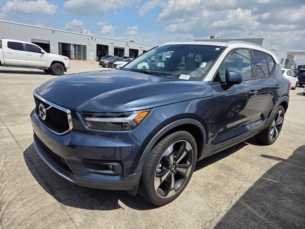 Used 2021 Volvo XC40 T5 Momentum w/ Premium Package AWD/4WD image 8