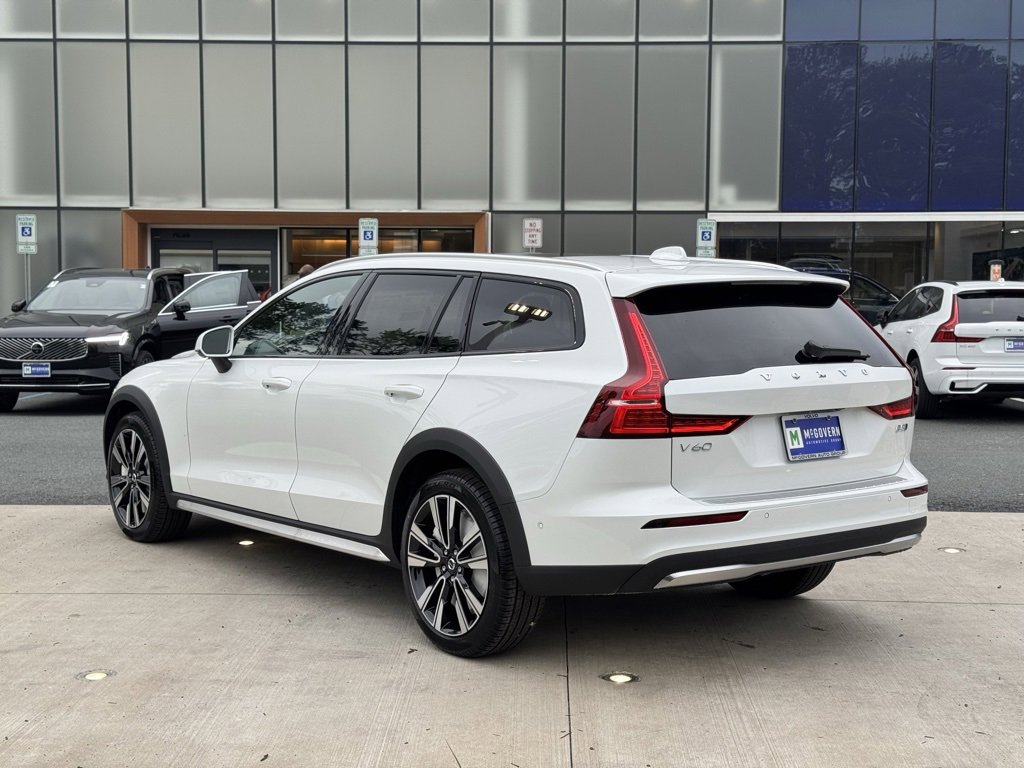 New 2026 Volvo V60 B5 Cross Country Ultra w/ Climate Package image 8