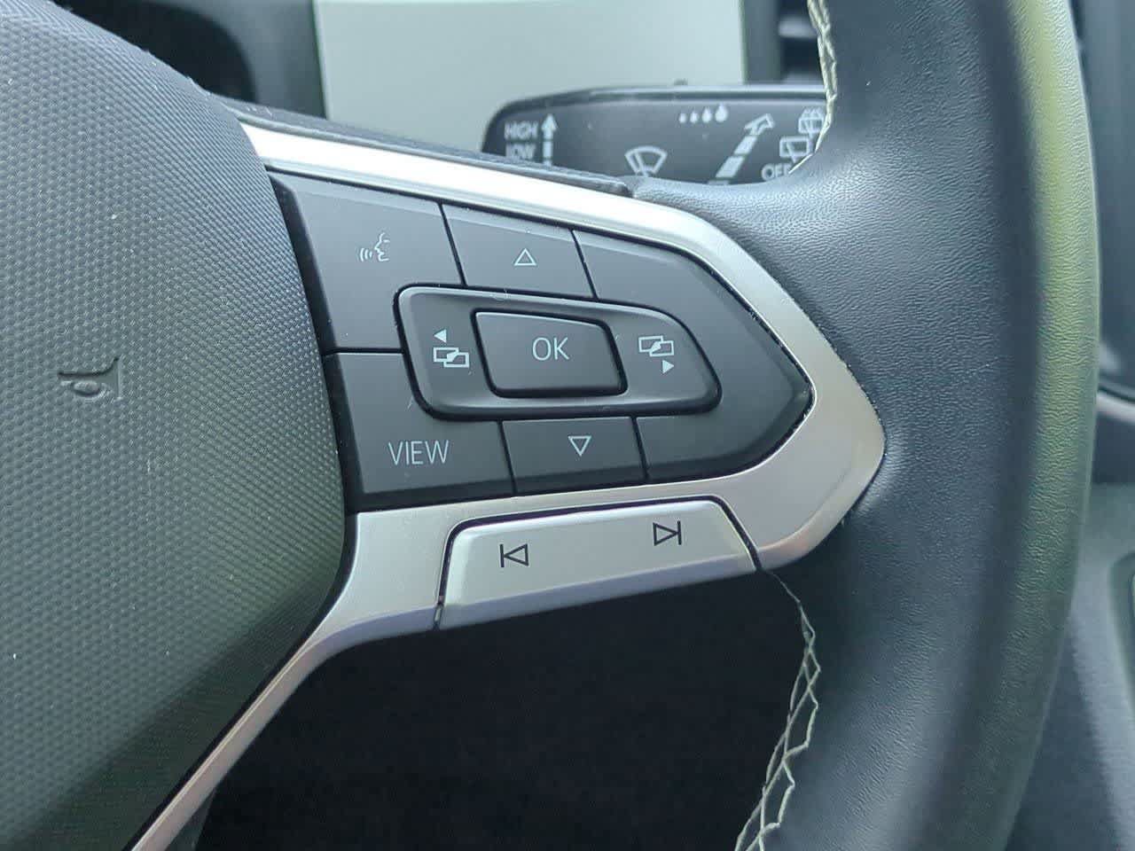 Used 2023 Volkswagen Atlas SE AWD/4WD image 23