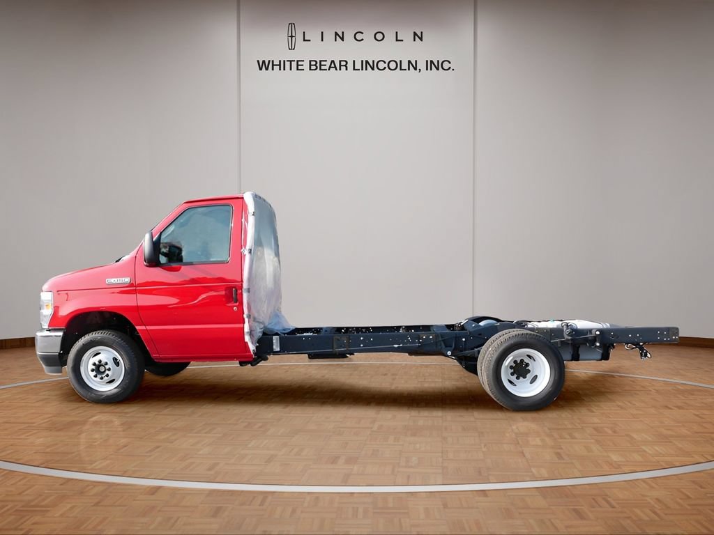 Used 2026 Ford E-450 and Econoline 450 Super Duty w/ Power Equipment Group RWD image 8