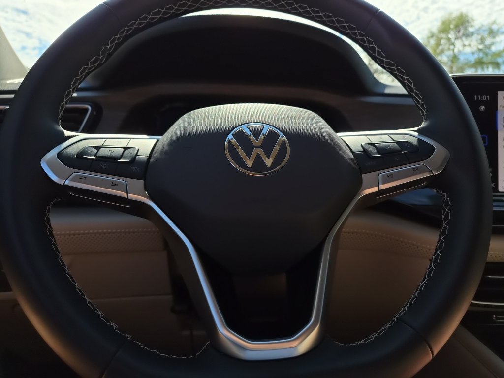 Used 2024 Volkswagen Atlas SEL AWD/4WD image 30