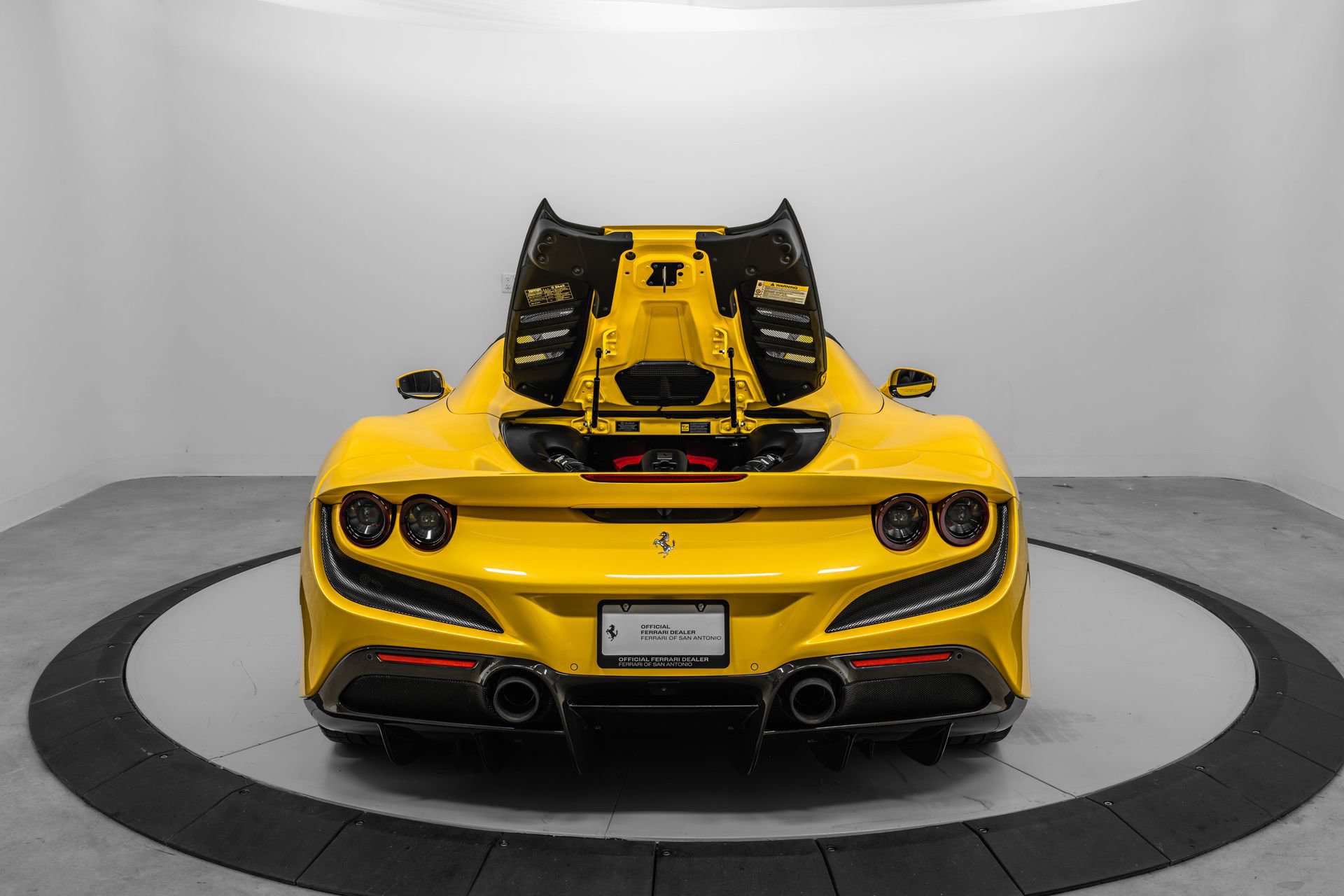 Certified 2022 Ferrari F8 Tributo RWD image 21