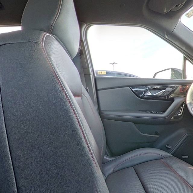 Used 2025 Chevrolet Blazer RS image 29