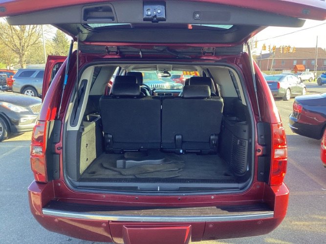 Used 2009 Chevrolet Suburban LTZ image 7