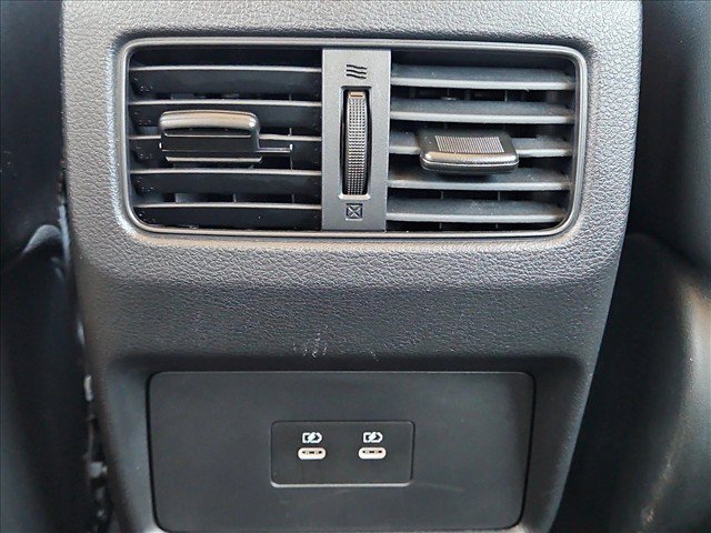 Used 2026 Nissan Rogue SL FWD image 17