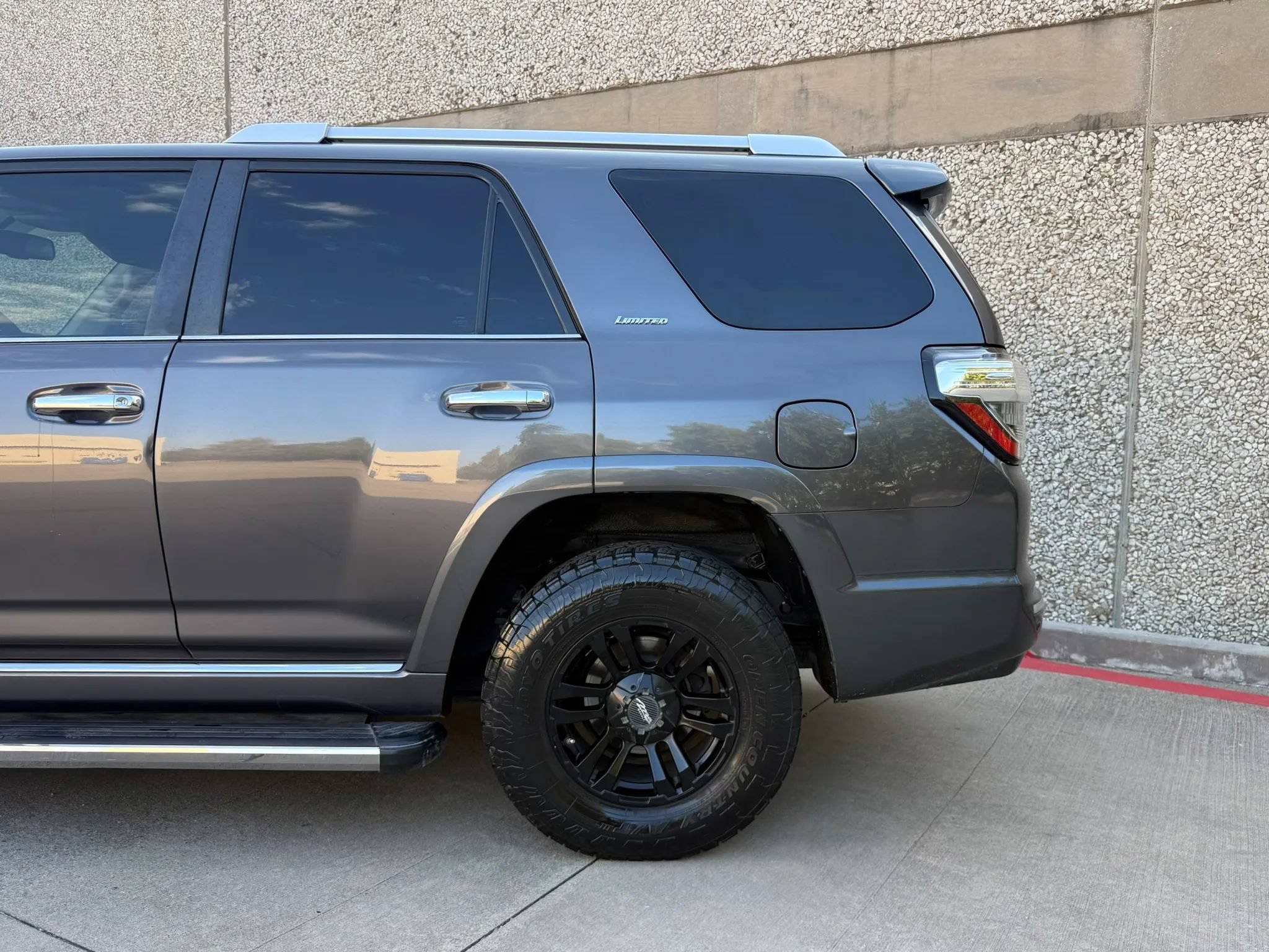 Used 2014 Toyota 4Runner Limited AWD/4WD image 17