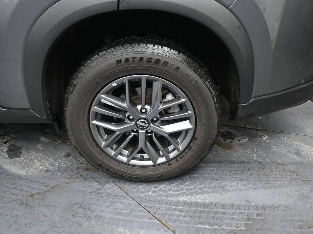Used 2024 Nissan Rogue S image 15