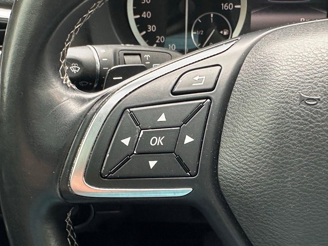 Used 2018 INFINITI QX30 Premium w/ Navigation Package image 28