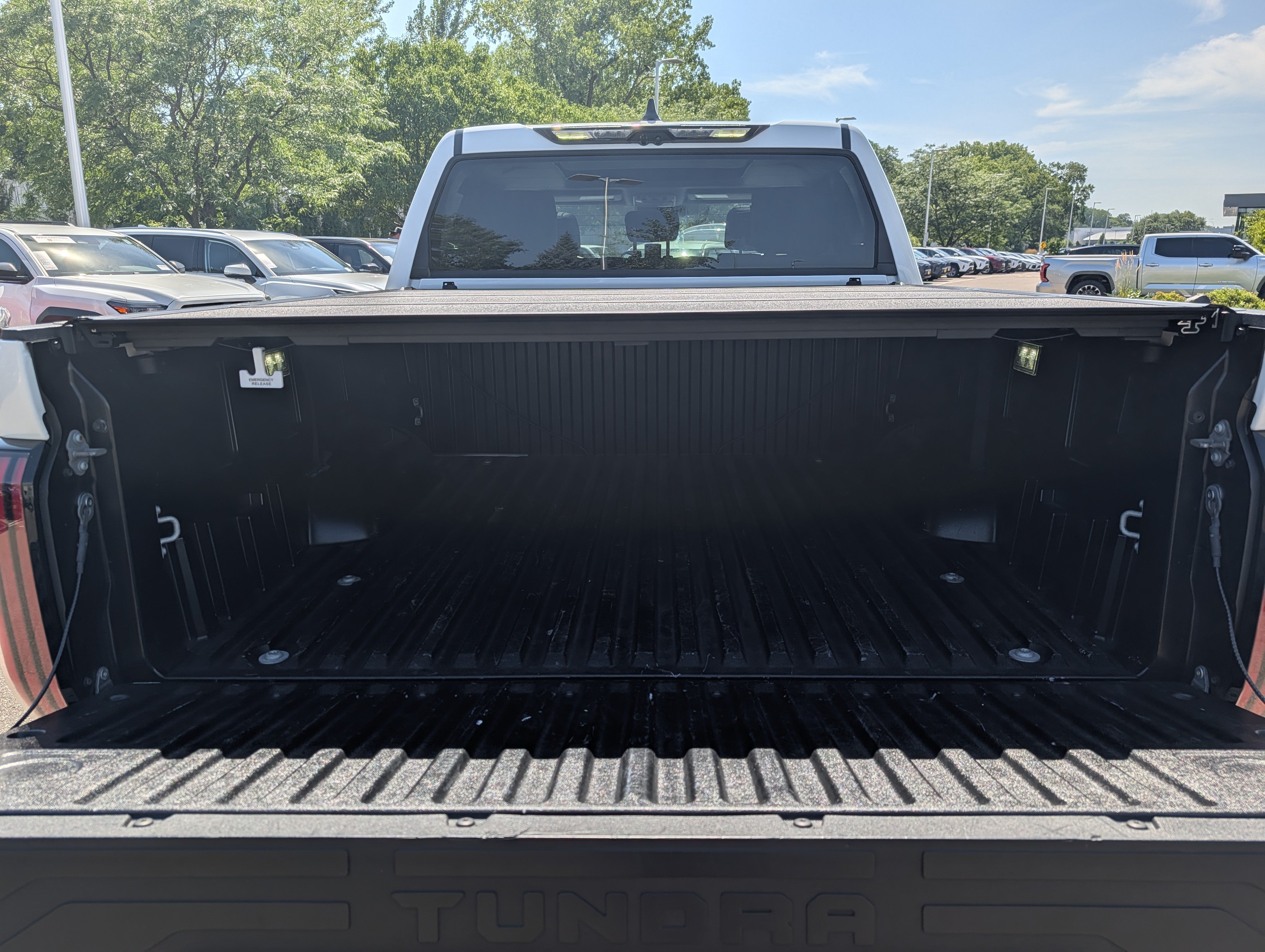 Used 2024 Toyota Tundra Limited AWD/4WD image 18