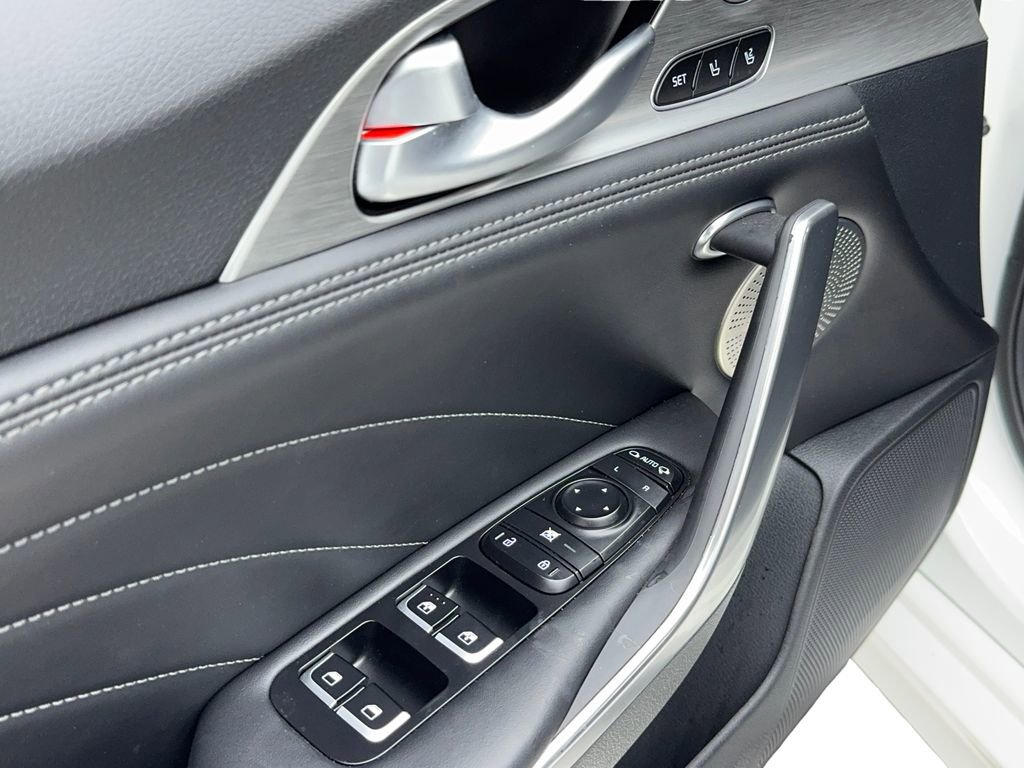 Used 2023 Kia Stinger GT2 image 40
