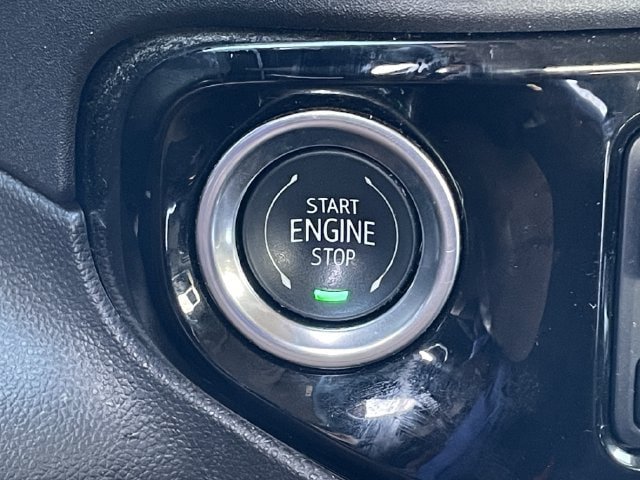 Used 2025 Chevrolet Silverado 1500 LT AWD/4WD image 25