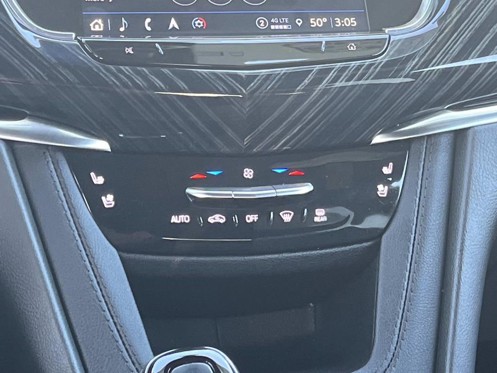 Certified 2024 Cadillac XT6 Premium Luxury w/ LPO, Floor Liner Package AWD/4WD image 17