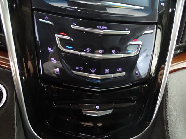 Used 2018 Cadillac Escalade Luxury AWD/4WD image 12