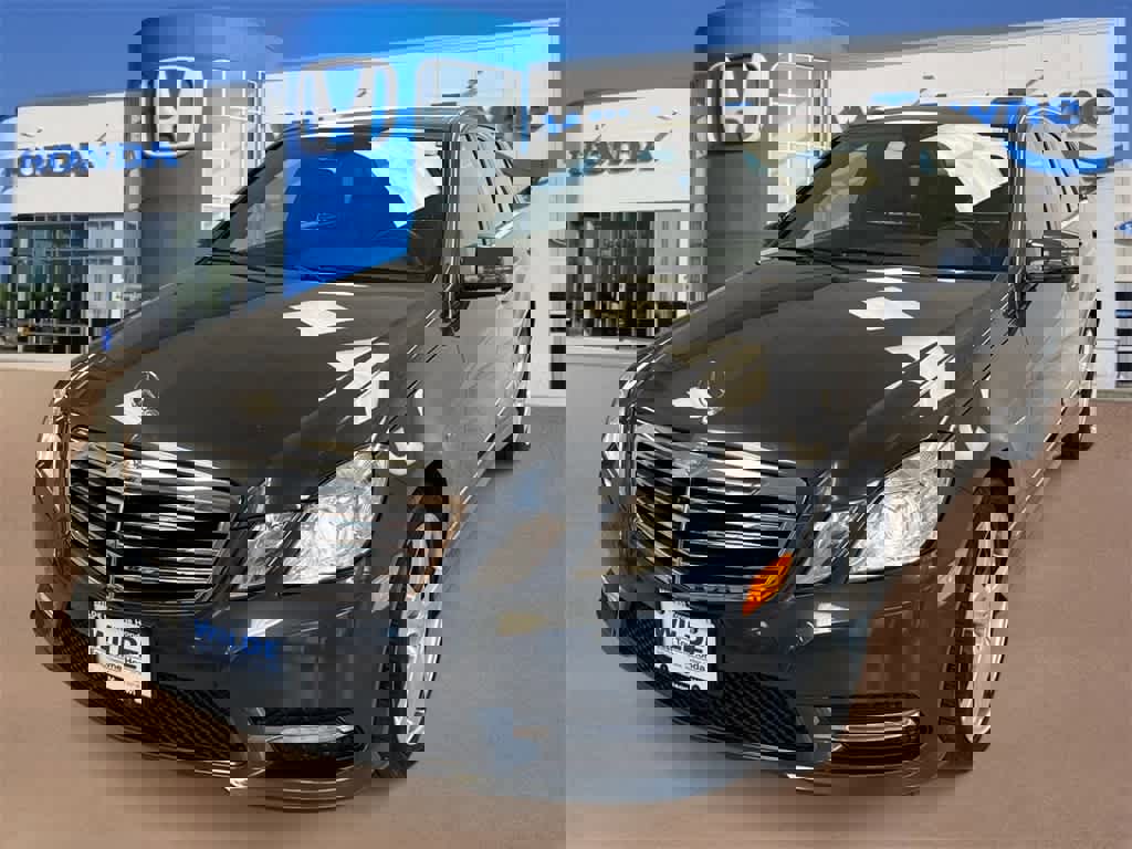 Used 2012 Mercedes-Benz E 350 4MATIC Sedan image 4