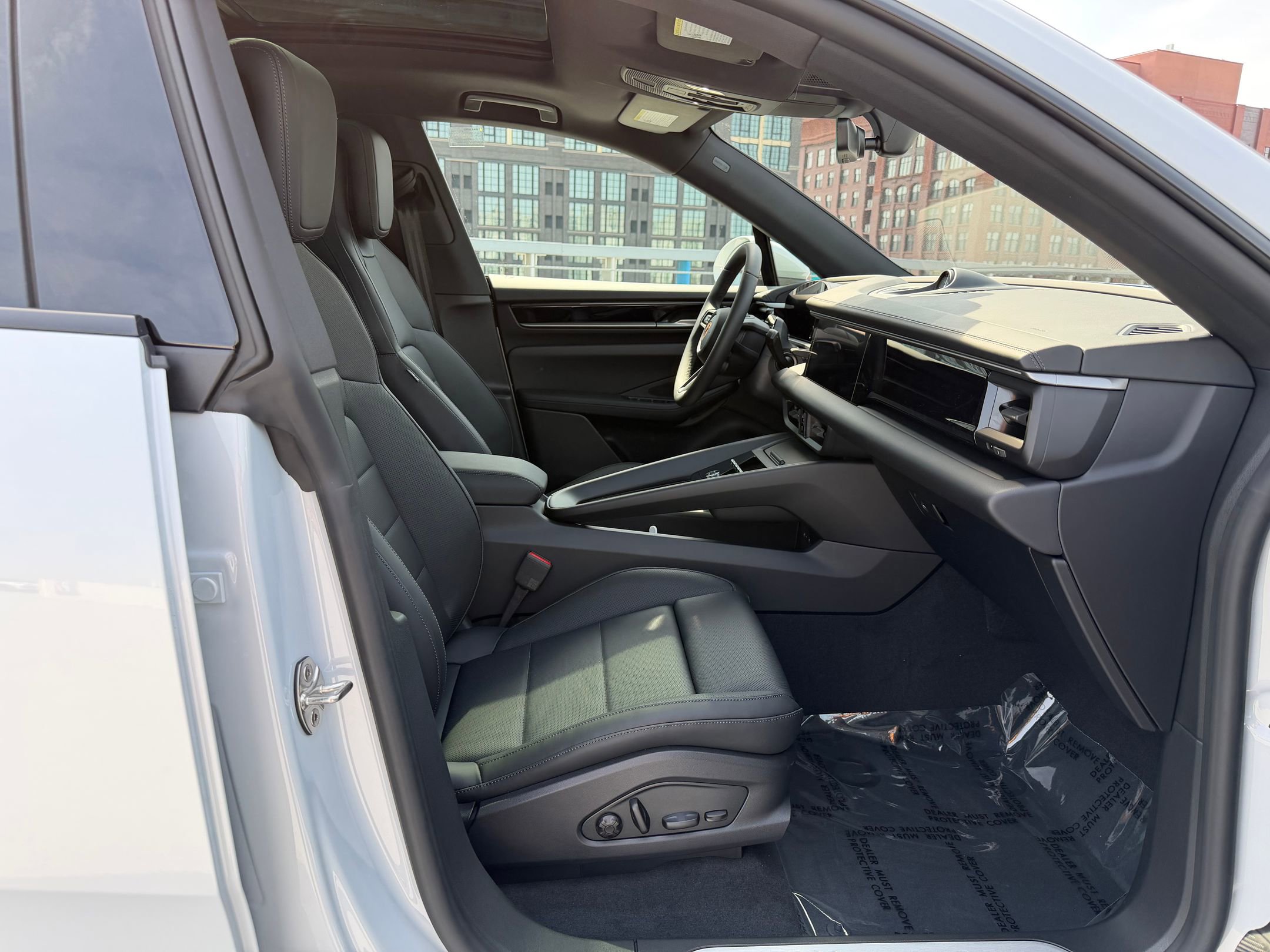 New 2026 Porsche Macan 4 Electric AWD/4WD image 15