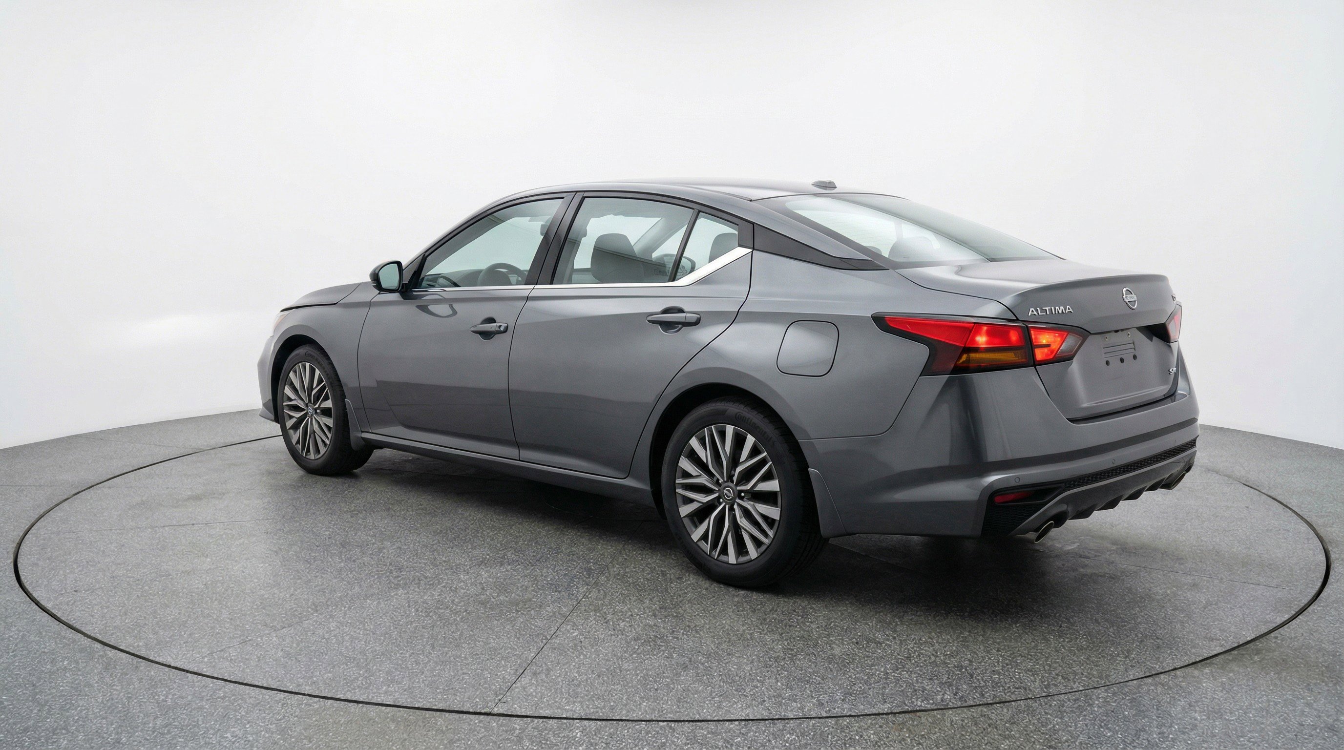 Used 2025 Nissan Altima 2.5 SV image 6