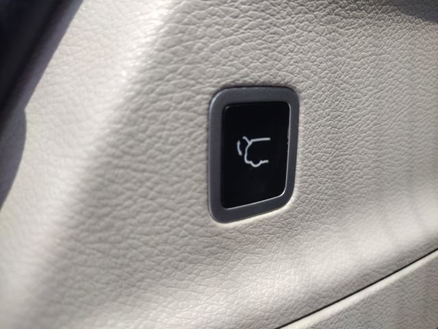 Used 2024 Chrysler Pacifica Touring-L FWD image 97