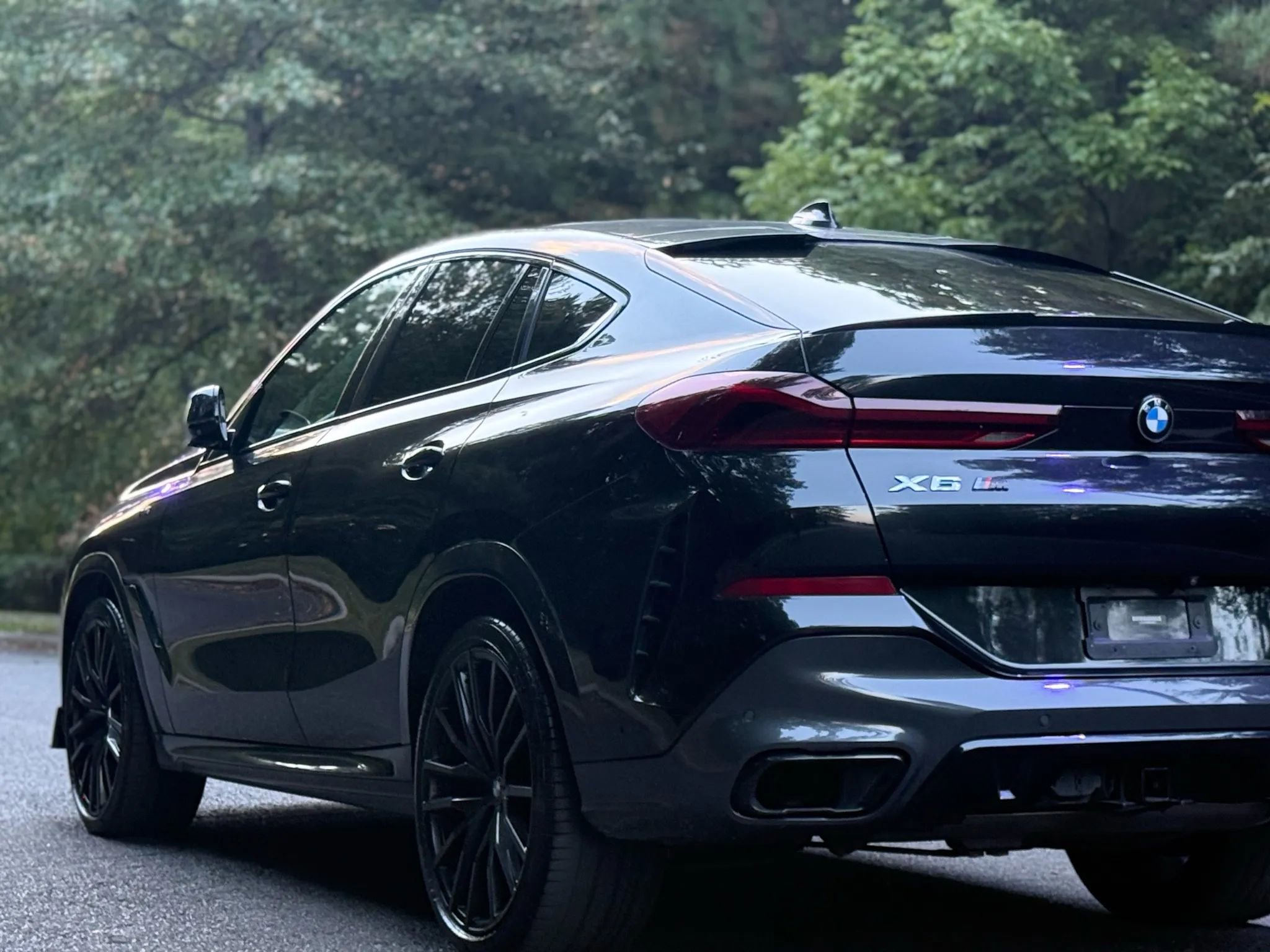 Used 2021 BMW X6 xDrive40i w/ Executive Package AWD/4WD image 7