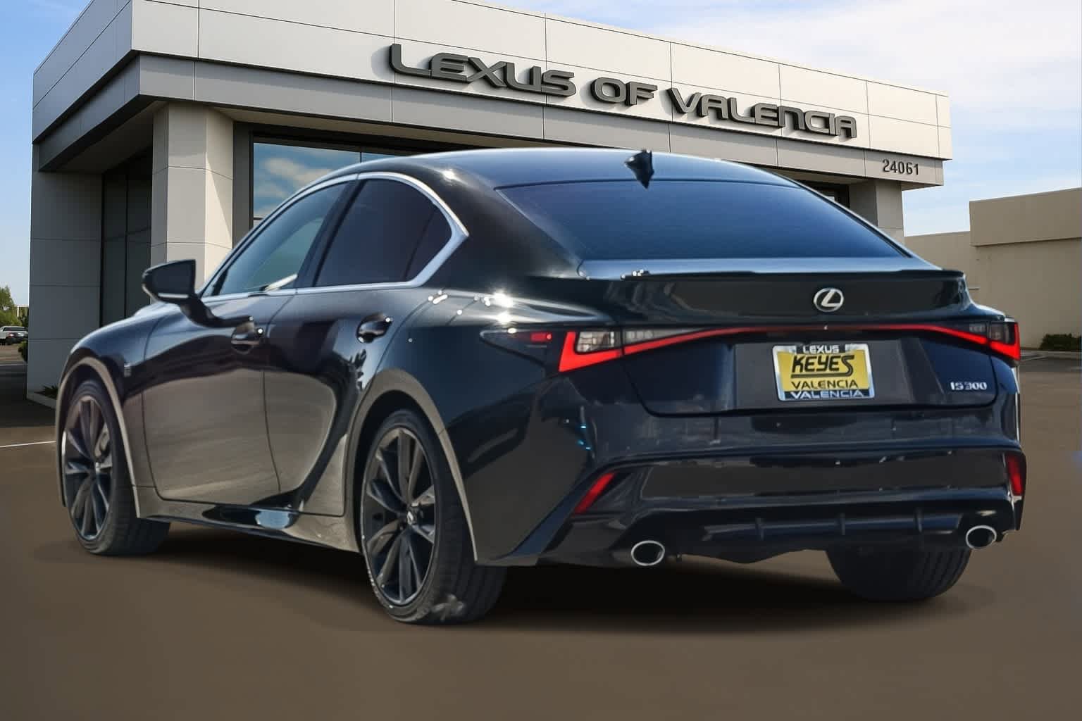 Used 2024 Lexus IS 300 F Sport RWD image 2
